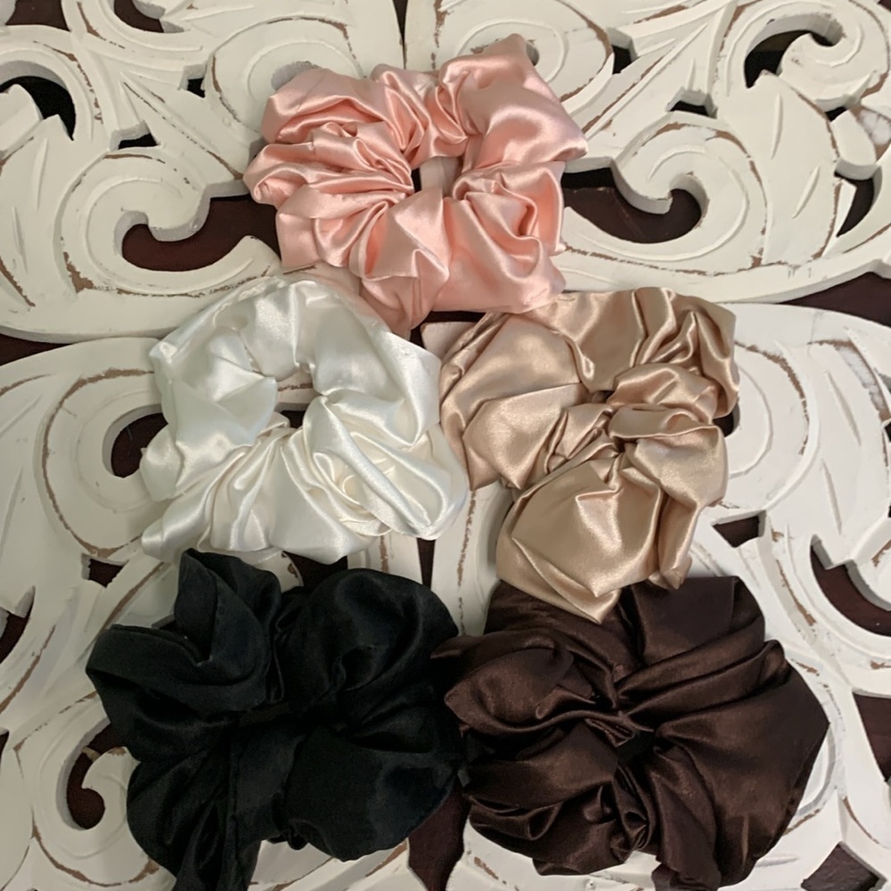 Bundle of 5 Oversized Scrunchies Black, Champagne Gold, White, and Pink NIB